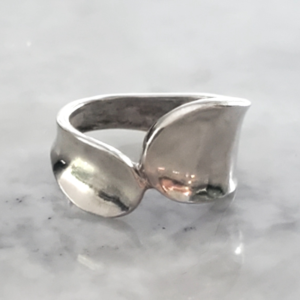 Rare Silpada 925 Sterling Silver Keep In Touch Bypass Ring